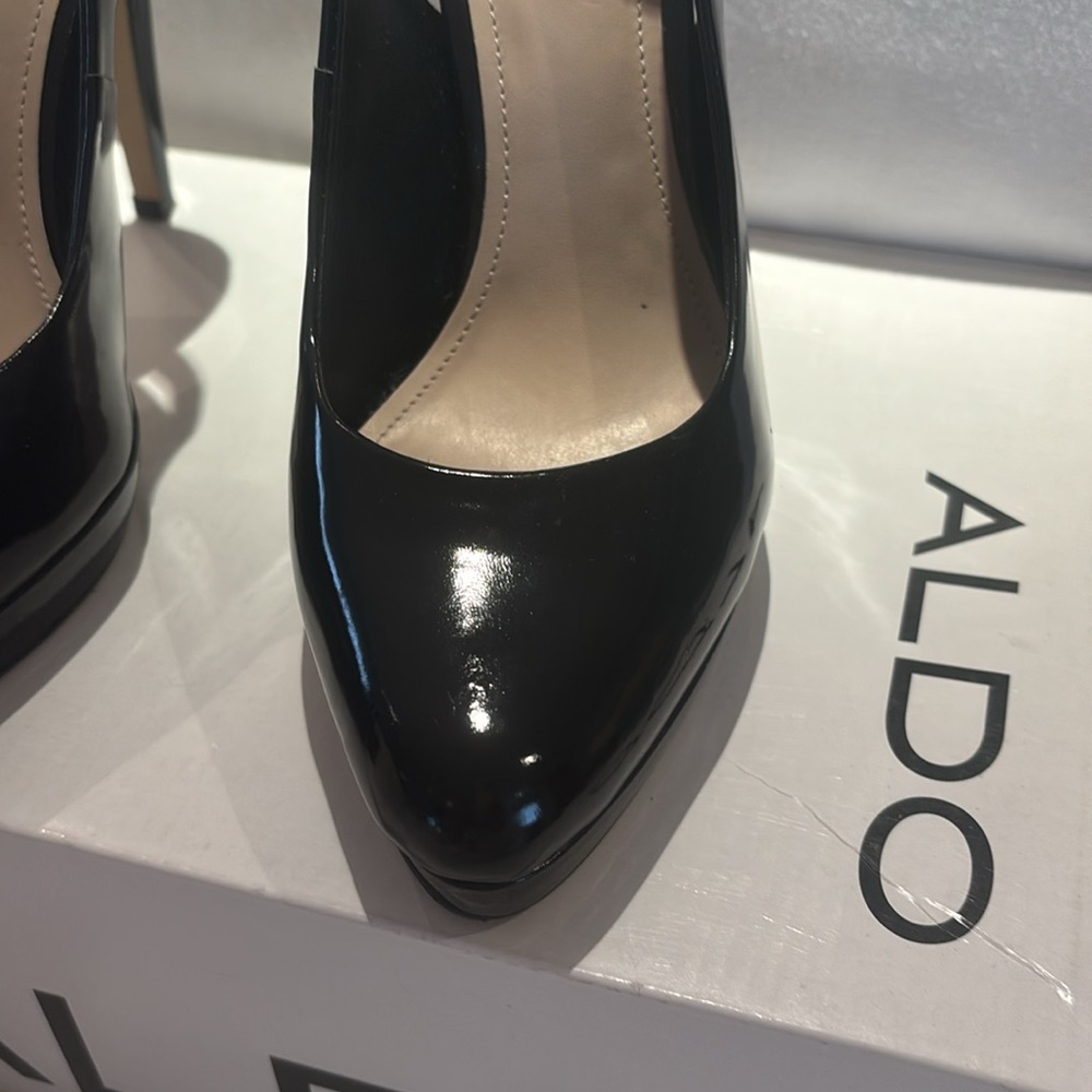 Aldo’s almond toe sling back pumps - Picture 2 of 4